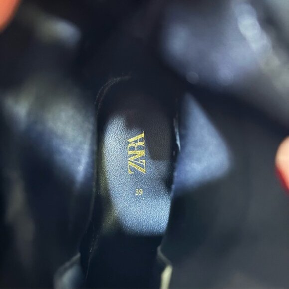 NWT* ZARA Black Leather Traktor Leather Ankle Boots Size 39 Women's 1134/810 - Picture 6 of 6